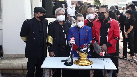 เหล่าเสนาเปิดใจถึงพี่ใหญ่ เสนาโค้ก เล่าถึงน้ำใจจนทุกคนมีวันนี้