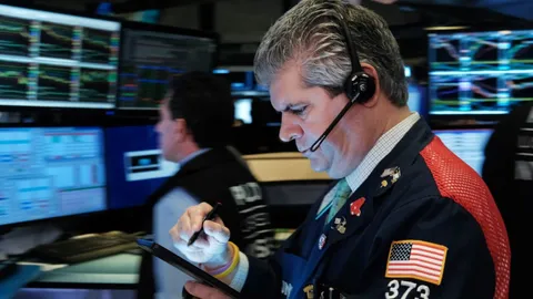 หุ้นสหรัฐฯ ปิดแคบ ดาวโจนส์ลบ จับตาประชุมเฟด น้ำมันบวก-ทองคำพุ่ง