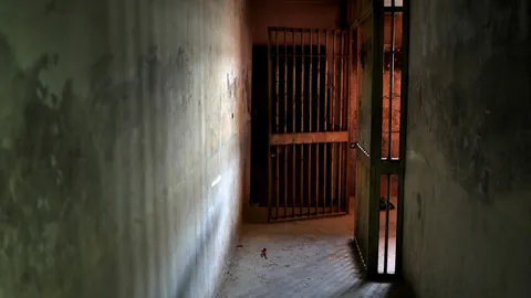 รวบตัวทรชน 26 ราย ต้องสงสัยรุมโทรมหญิง 15 ปี นานกว่า 9 เดือน