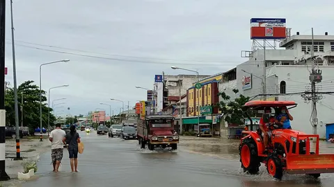 น้ำป่าจากเทือกเขาเพชรบูรณ์ไหลท่วมที่ อ.หนองบัว ชาวบ้านเริ่มเดือดร้อน (คลิป)