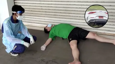 สุดเพี้ยน หนุ่มใหญ่ขับเบนซ์ป้ายแดง เอาหัวโผล่ซันรูฟปล่อยรถตกถนน 