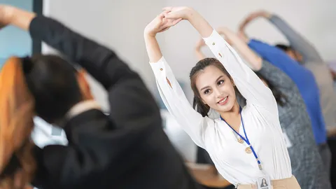 10 อันดับ ท่าบริหารไล่ปวดเมื่อย เสริมแกร่งวัยทำงานให้ห่างไกล "ออฟฟิศซินโดรม"