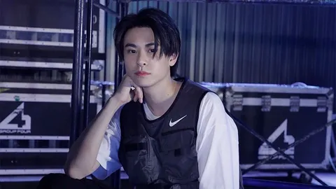 โฟร์โนล็อค ร้อง บก.ปอท. เอาผิดคนโพสต์ภาพล่อแหลมอ้างเป็น แจ๊คกี้ TRINITY