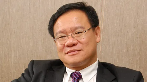 "สุรพล นิติไกรพจน์" ไป รพ.ทุกวัน เพิ่งจะได้พักบ้าง เพราะตัวเลขผู้ติดเชื้อเริ่มลด