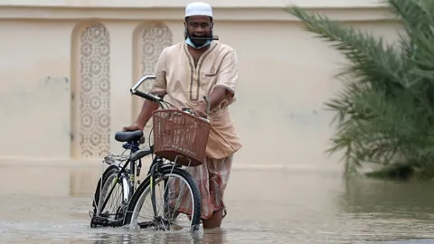 ไซโคลน "ชาฮีน" ถล่มโอมาน น้ำท่วมฉับพลัน ดับอย่างน้อย 9 ศพ