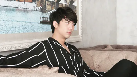 มาร์ค คณัสนันท์ ผิดหวังจากการเป็นเด็กฝึกที่เกาหลี คว้าโอกาสใหม่ “ไอ้ข้าวแกง” 