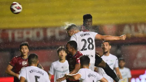 ไม่ใช่มุกสด "บิ๊กบอล" เผยเหตุส่งโกลสำรองลงเล่นกองหน้า เกมพ่ายเทโรฯ