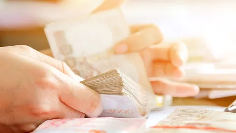 ค่าเงินบาทอ่อนยวบใกล้ 34 บาทต่อดอลลาร์สหรัฐฯ