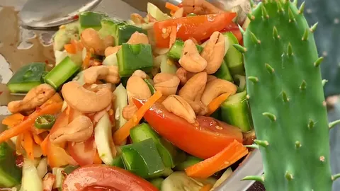 แคคตัส ไม่ใช่แค่ปลูกดูเล่น แต่ยังมาทำเมนูอาหารตะบองเพชรอร่อยได้ (คลิป)