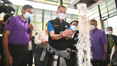 "เฉลิมชัย" เยี่ยม "เกษตรผลิต พาณิชย์ตลาด" วิสาหกิจชุมชนอำนาจเจริญ