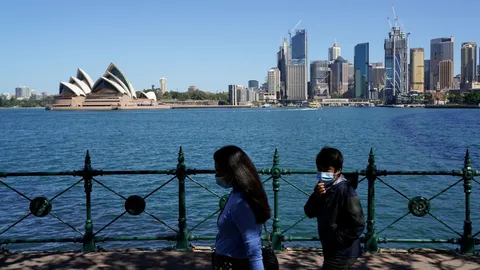 ออสเตรเลียคลายกฎหลายพื้นที่จันทร์นี้ ฉลองยอดฉีดวัคซีนได้ตามเป้า