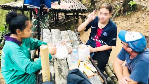 พบแล้วสองสาวเดินหลงป่าที่เกาะช้าง หลัง จนท.ค้นหาไปพบ ส่งรพ.เช็กร่างกาย
