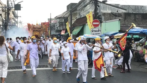 กินเจ ภูเก็ต วันที่ 7 คึกคัก ปชช.จุดประทัดรับพิธีแห่พระตลอดเส้นทาง (คลิป)
