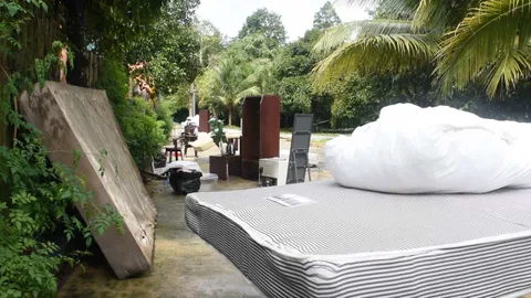 เจ้าของรีสอร์ตครวญ น้ำท่วมจันทบุรีซ้ำพิษโควิด เร่งซ่อมให้ทันเปิดเมือง