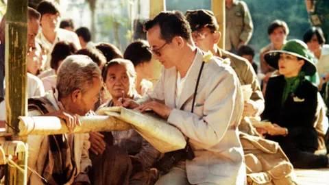 ตามรอยพระราชปณิธาน ในหลวง ร.9 ธรรมะในการทำงาน ความรู้ รอบคอบ ระมัดระวัง