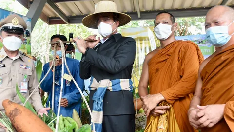 “บิ๊กตู่” โอดถูกต่อว่า ยัน รู้ทำอะไร เขิน พระบอกอีก 5 ปี เอาทุเรียนไปฝาก