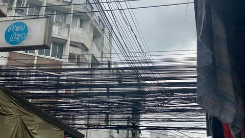 การไฟฟ้านครหลวง แจงภาพ "รัสเซล โครว์" เป็นสายสื่อสาร ไม่ใช่สายไฟ