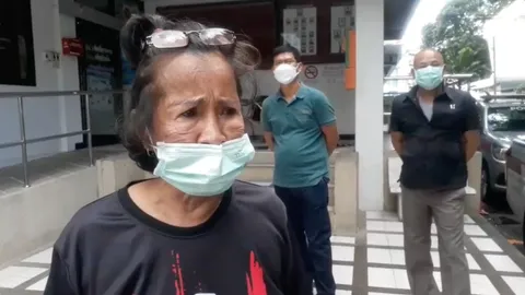 ป้าเป้า รับทราบข้อหาแก้ผ้าต่อหน้า คฝ. ลั่นทำไมต้องทำกับประชาชนขนาดนี้ (คลิป)