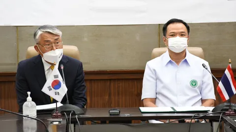 “อนุทิน” รับวัคซีนแอสตราฯ จากเกาหลีใต้ ยันเร่งกระจายฉีดสร้างภูมิคุ้มกัน