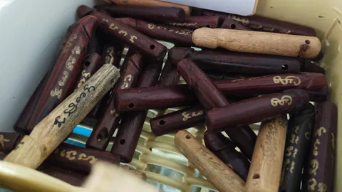 หลวงปู่เผยคาถา เสกปลัดขิกดิ้นได้ ง่ายๆ แต่ไม่เห็นใครทำได้ (คลิป)