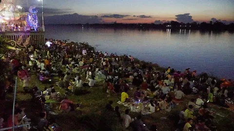 ลูกไฟโผล่ (คลิป)