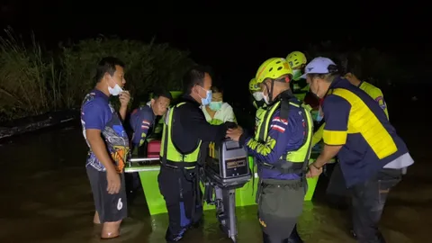 "ฝนหนัก-คลื่นซัด" น้ำทะลักจมเรือ กลางอ่างฯ รอด 1 อีก 2 ไม่รู้ชะตากรรม