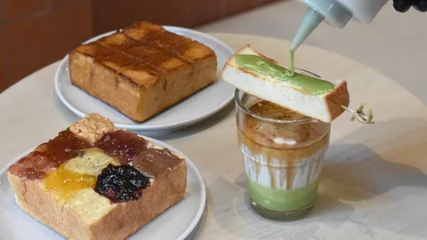 “โชกุปัง” ขนมปังนุ่มฟูสไตล์ญี่ปุ่น “Chapter 9 Cafe.BKK”