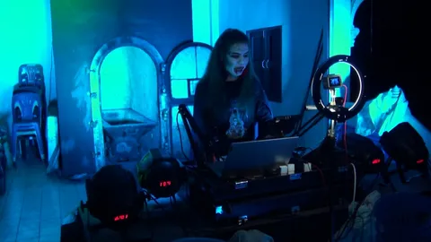 ป่าช้าจะไม่เหงา ดีเจไลฟ์สดเปิดเพลงแดนซ์สุดมัน ชวนทำบุญซ่อมเมรุเผาศพ (คลิป)