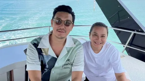 “บีบมือ”