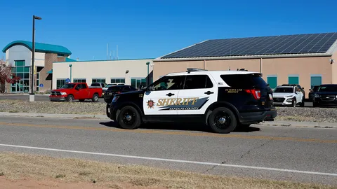 ตำรวจเผยกระสุนลั่นฉากชักปืน ผู้ช่วยผู้กำกับเคยถูกร้องเรียน ละเลยความปลอดภัย