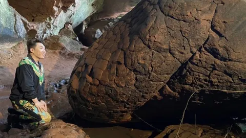 มดดำ คชาภา เผยภาพชวนขนลุก ติดเงาคล้ายพญานาค ที่ถ้ำนาคา 