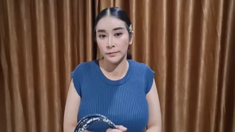 ดีเจต้น สามีสายเปย์ ให้กระเป๋าหรู ใหม่ สุคนธวา เป็นของขวัญวันกินมังฯ (คลิป)