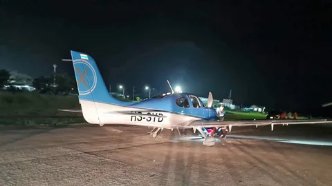 น้องเมียเนวิน ขับบินเล็กชนคน ขาดสองท่อน! อ้างมืดไม่เห็น ตํารวจรุดสอบ (คลิป)