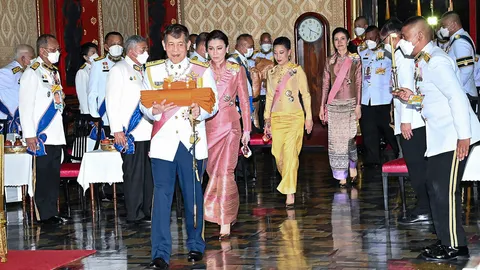 ร.10 เสด็จฯ ถวายผ้าพระกฐิน วัดเบญจมบพิตรฯ