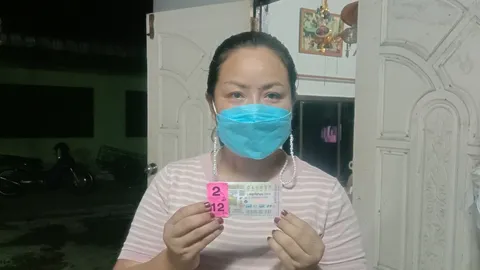 TikTok พารวย แม่ค้าข้าวมันไก่จุดธูป 16 ดอก อธิษฐานขอถูกหวย รับ 12 ล้าน