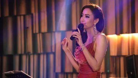 เกมล่าทรชน EP.2 เจนนรี สลัดลุคตำรวจ เป็นนักร้องสาวสวย ไปทำงานในบาร์ของศักดา