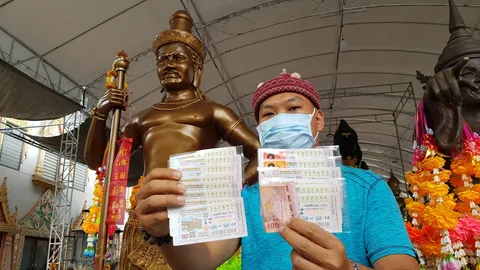 หนุ่มถูกหวย 16 ใบ หลัง "ท้าวหิรัญพนาสูร" ให้โชค ไม่พลาดขอเลขเด็ดอีกงวด