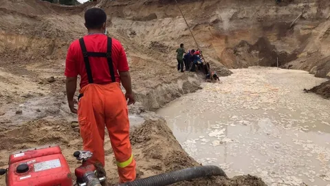 เจอศพเจ้าของสวนทุเรียน ตกหลุมยุบจมหาย ลอยขึ้นพร้อมน้ำใต้ดิน