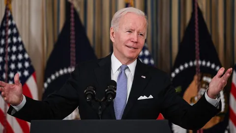 ไบเดนเฮ คองเกรสโหวตผ่าน ก.ม.งบฯ โครงสร้างพื้นฐาน 1.2 ล้านล้านดอลลาร์