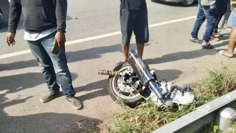 แก๊งน้ำไม่อาบสร้างวีรกรรมก่อนกลับ ทิ้งซากรถขาด 2 ท่อนให้ดูต่างหน้า