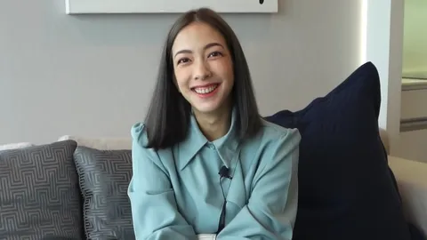 แป้ง อรจิรา ควงแฟนหนุ่มนักธุรกิจ บินไปคลอดลูกคนแรกที่สิงคโปร์ (คลิป)