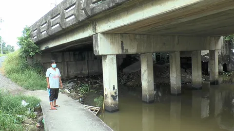 ศพ ด.ช. 4 ขวบ ฆ่าโยนคลอง โดนทําทารุณทั่วร่าง ตามล่าพ่อแม่คลี่คดี