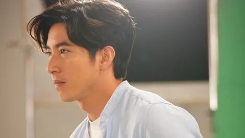 น่าชื่นชม โตโน่ ยกมอเตอร์ไซค์ของตัวเองที่ซื้อมาใช้ถ่ายละครให้ครูบนดอย