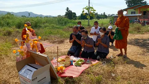 ญาติหนุ่มนครสวรรค์ขับรถตกน้ำ นำพระเชิญดวงวิญญาณกลับบ้านที่สุพรรณบุรี
