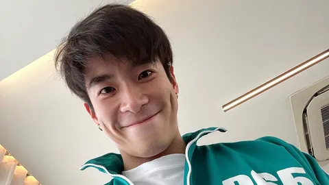 "อาเล็ก ธีรเดช" โพสต์รูปหล่อละมุนชวนหลงใหล จนแฟนๆ แห่เข้ามาคอมเมนต์