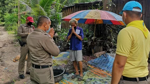 ตำรวจช่วยอีกแรง มอบเงินค่าเดินทาง "ลุงป่วยมะเร็ง" หลังขี่ซาเล้งหาหมอ