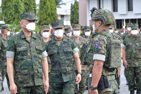 ผบ.ทร.ลงใต้ตรวจเยี่ยม ฉก.นย. ชื่นชมทหารนาวิก ทุ่มเท เสียสละ เพื่อชาติ