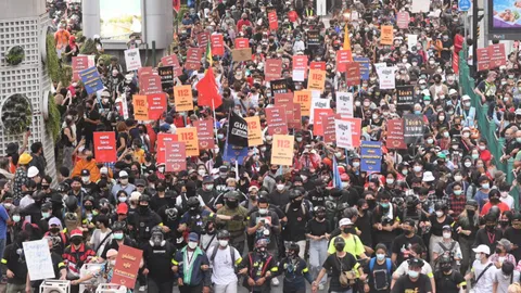 แนวร่วมธรรมศาสตร์ฯ เผยม็อบวันนี้ถูกยิงบาดเจ็บรวม 3 คน ถูกส่ง รพ.แล้ว