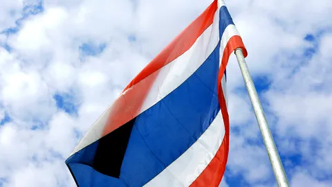 จะร้องเพลงชาติไทยให้ใครฟัง