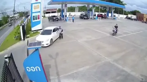 วงจรปิดจับภาพ เก๋งเติมน้ำมัน ชิ่งหนีไม่จ่าย สกัดจับได้ อ้างตกใจ